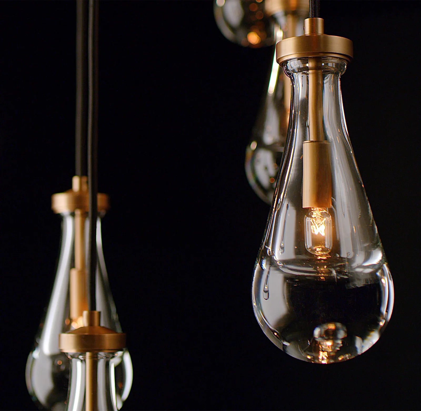 18 Inch Raindrop Glass Round Chandelier – Ava
